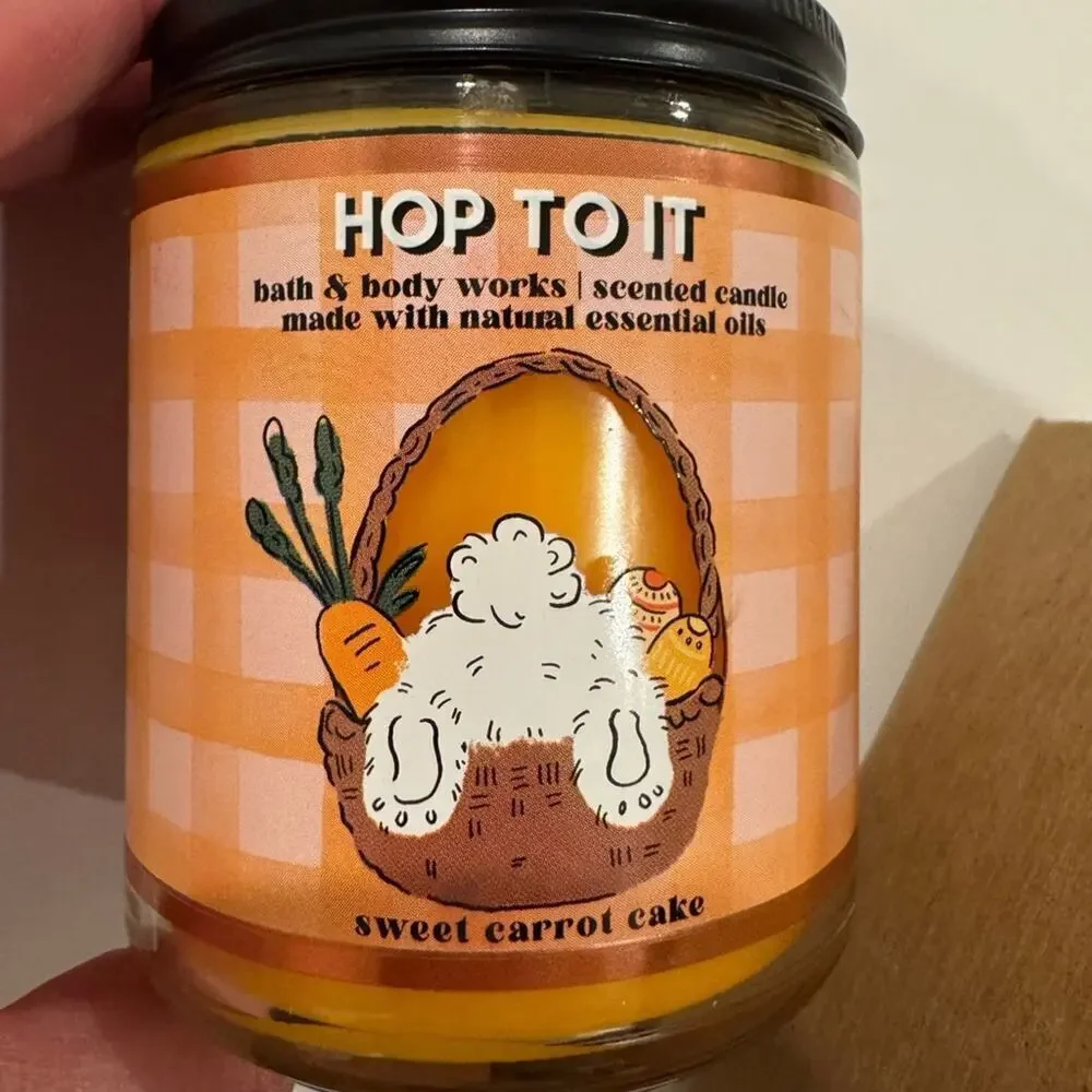 Bath and Body Works Easter Candle Hop to It Sweet Carrot Cake 7 oz candle